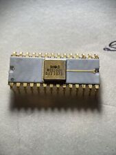 MOS MCS1005 RARE White Ceramic Gold Chip ASCII Character Generator IC picture