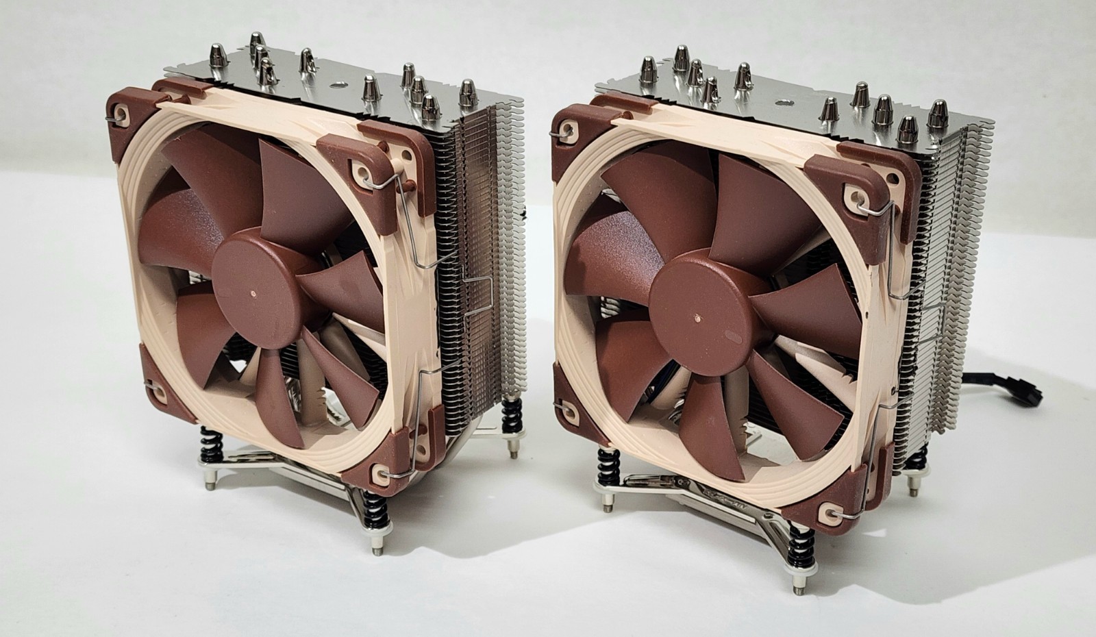 2x Noctua NH-U12DX i4 CPU Coolers LGA-2011 (SQUARE-ILM ONLY) Asus Z10PE-D8 WS