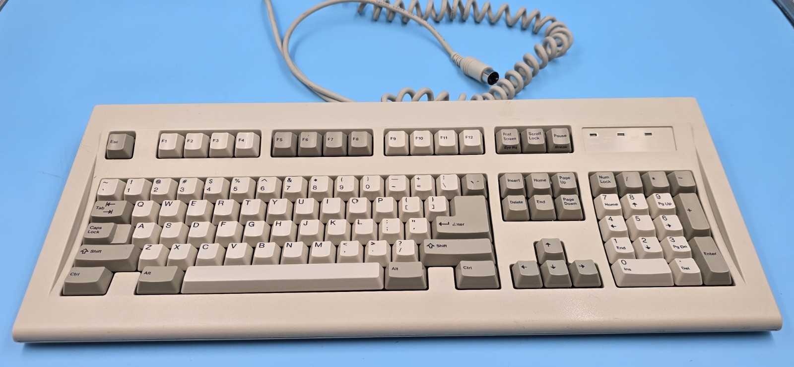 Mitsumi KPQ-E99YC 5-pin DIN Mechanical Computer Keyboard 
