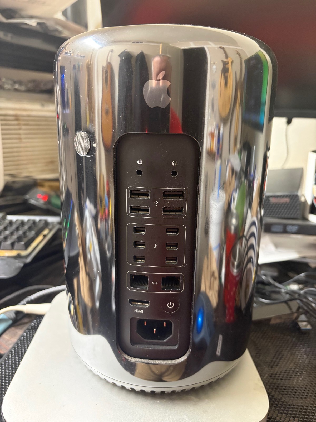 2013 Mac Pro Xeon GE5 12-Core 2.7GHz 128GB Ram 2TB SSD FirePro D500 Monterey