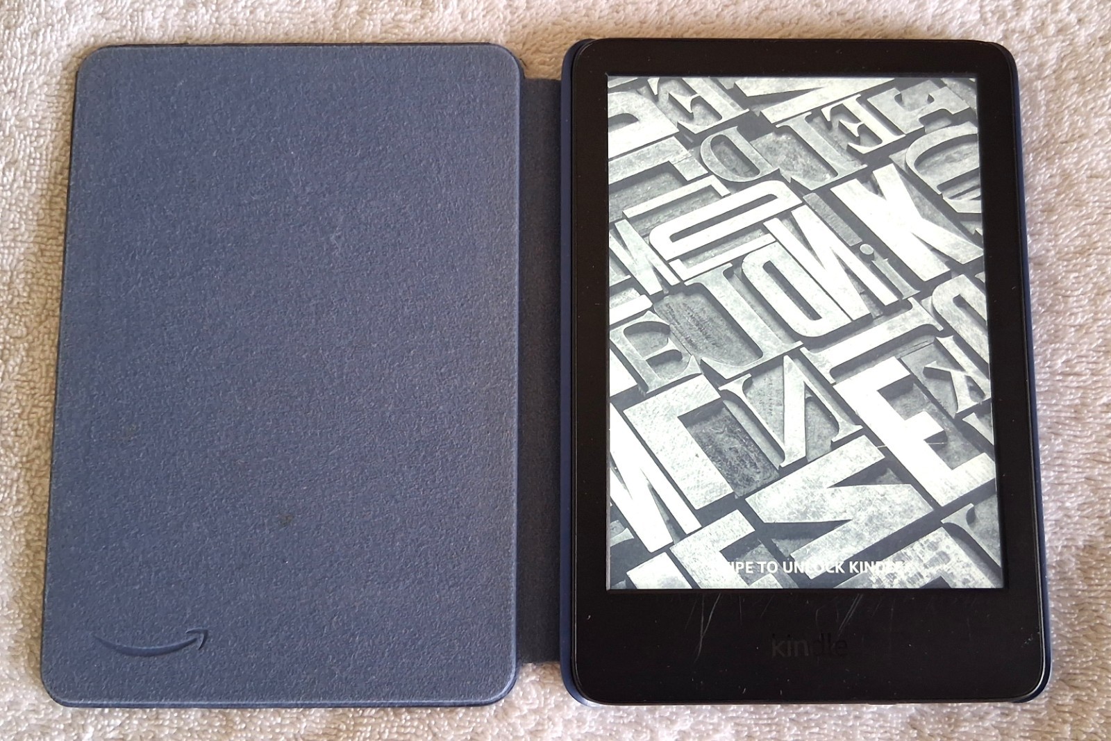 Amazon Kindle 11th Generation 16GB 6" Diagonal Model RS23CV with Case Bundle