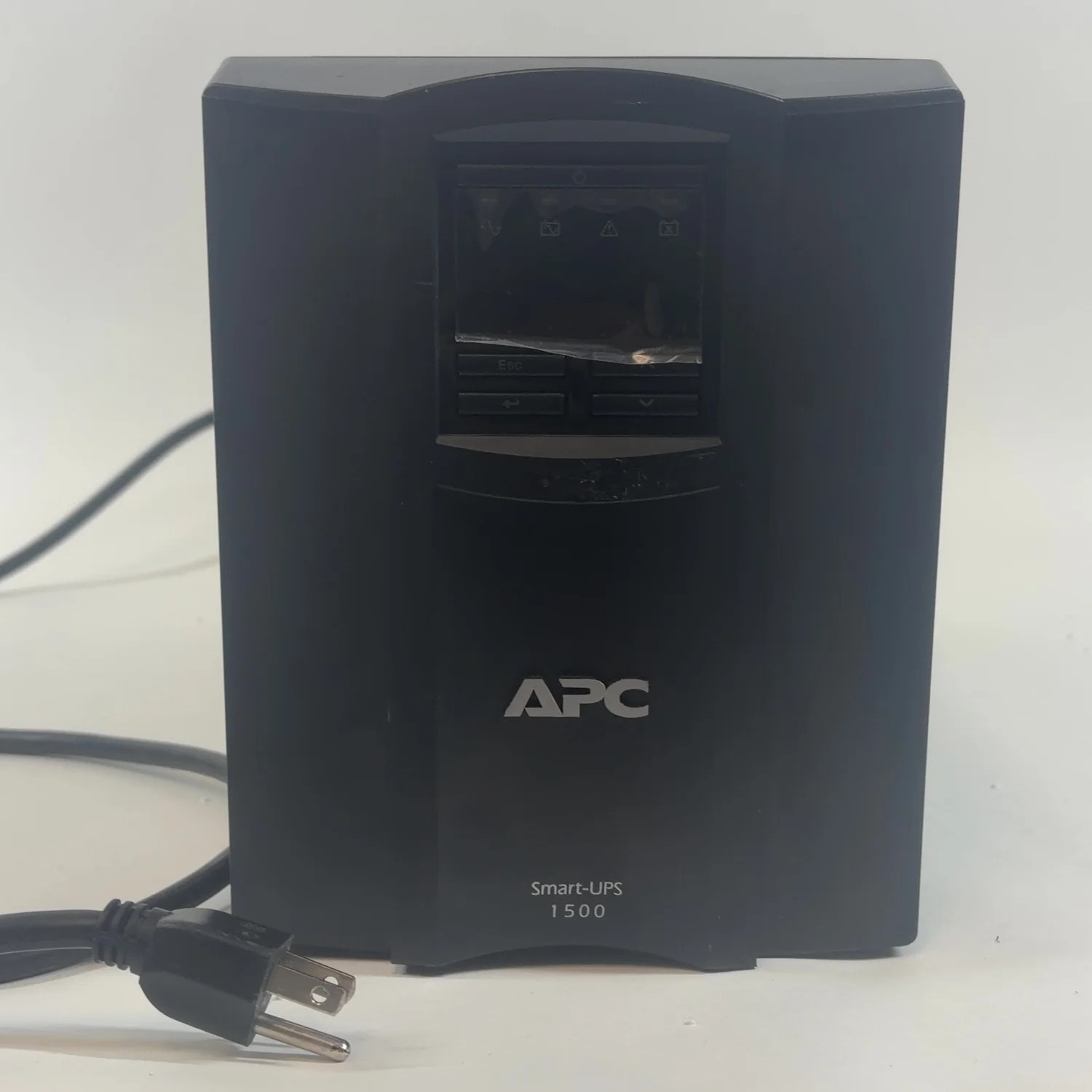 APC smart ups 1500 Uninterruptible Power Supply SMT1500