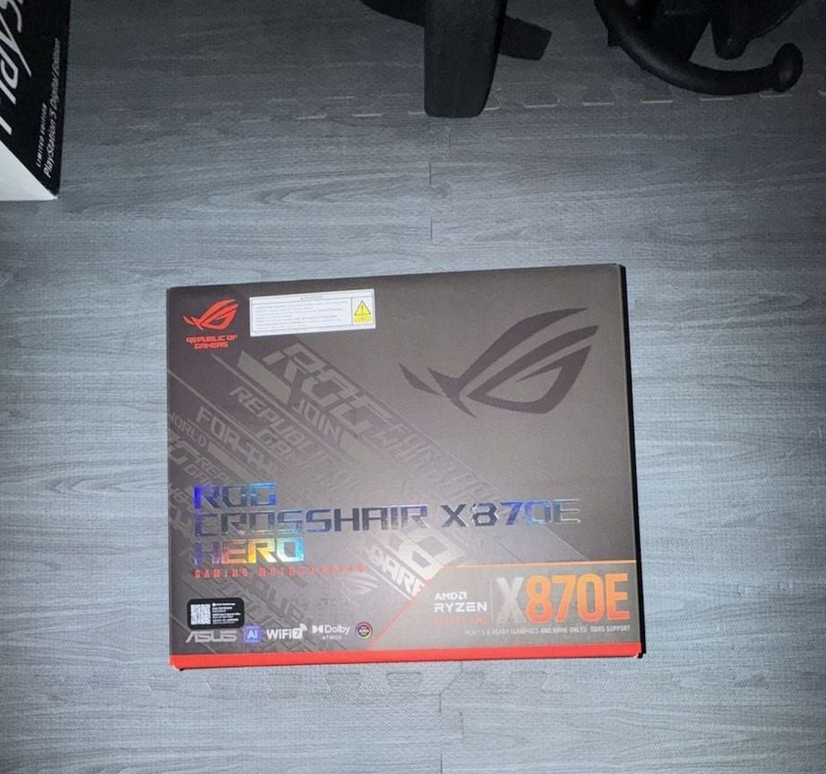 ASUS ROG Crosshair X870E Hero Gaming Motherboard BRAND NEW