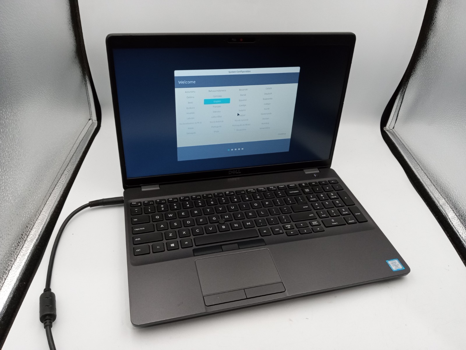 Dell Latitude 5500 15" Laptop i7-8665U 4GB 128GB Linux Mint NO BATTERY READ -RR