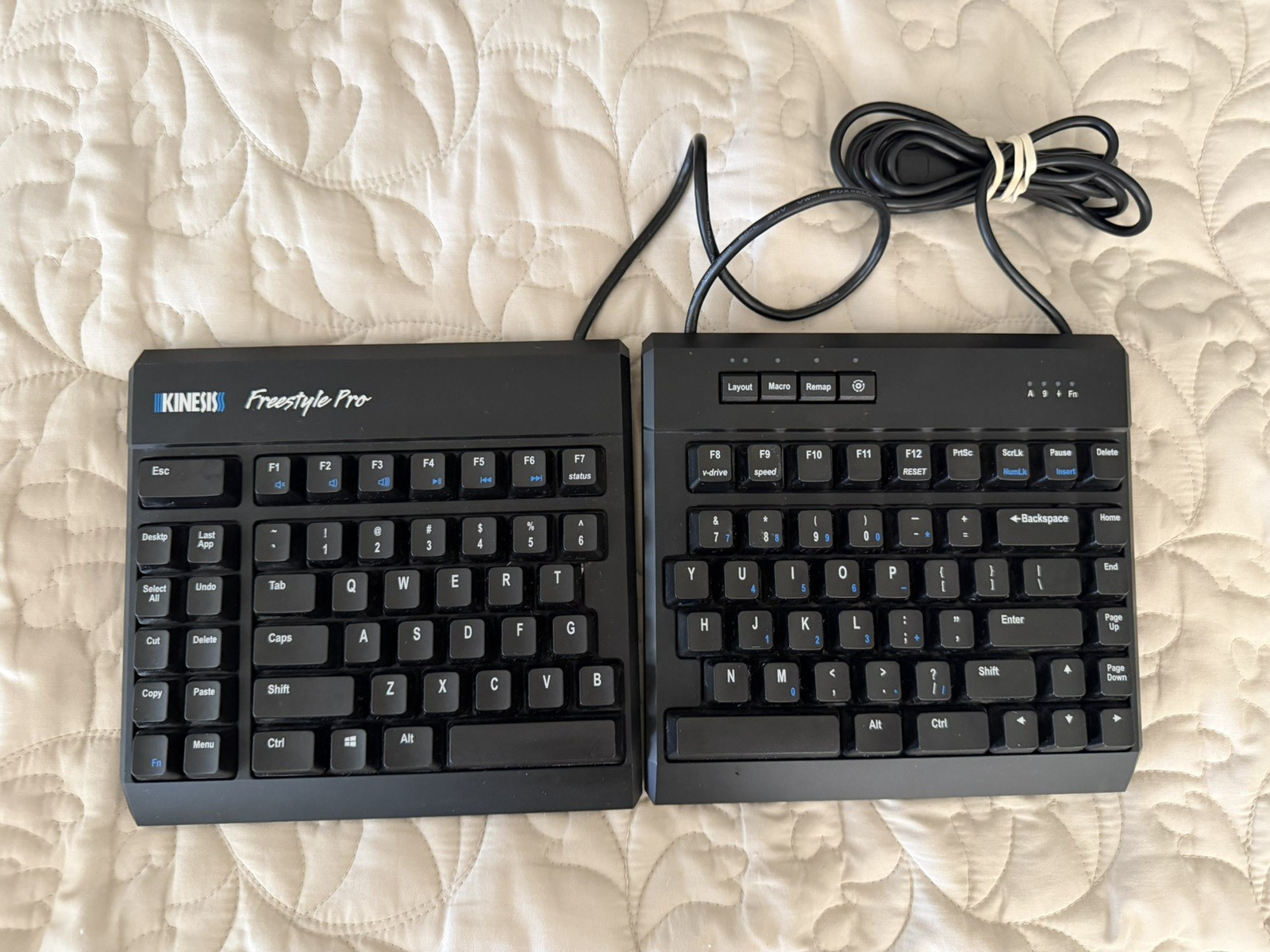 Kinesis Freestyle Pro Split Red Quiet Ergonomic Keyboard USB Wired KB900 - Black