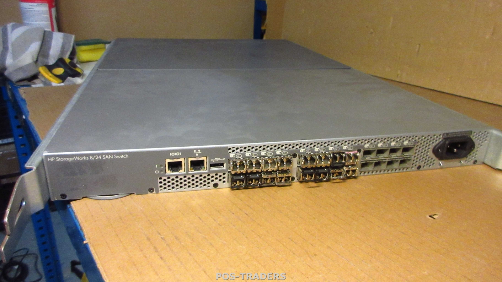 HP StorageWorks 8/24 24Port San Switch AM868B 492292-002 INCL 16x SFPS + RM EARS