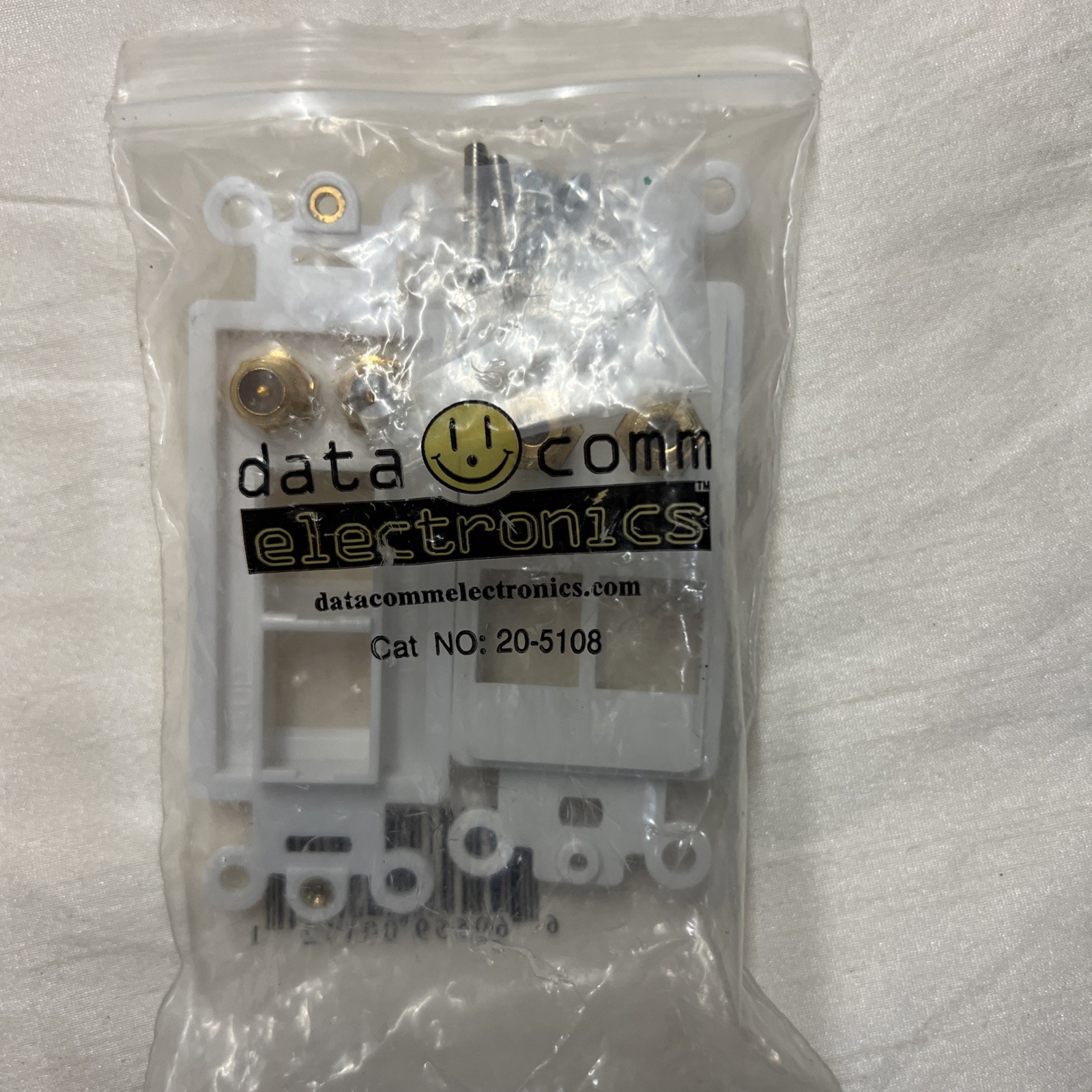 LOT OF 2 NEW DataComm Electronics 20-5108 2-Port Keystone Decor Insert