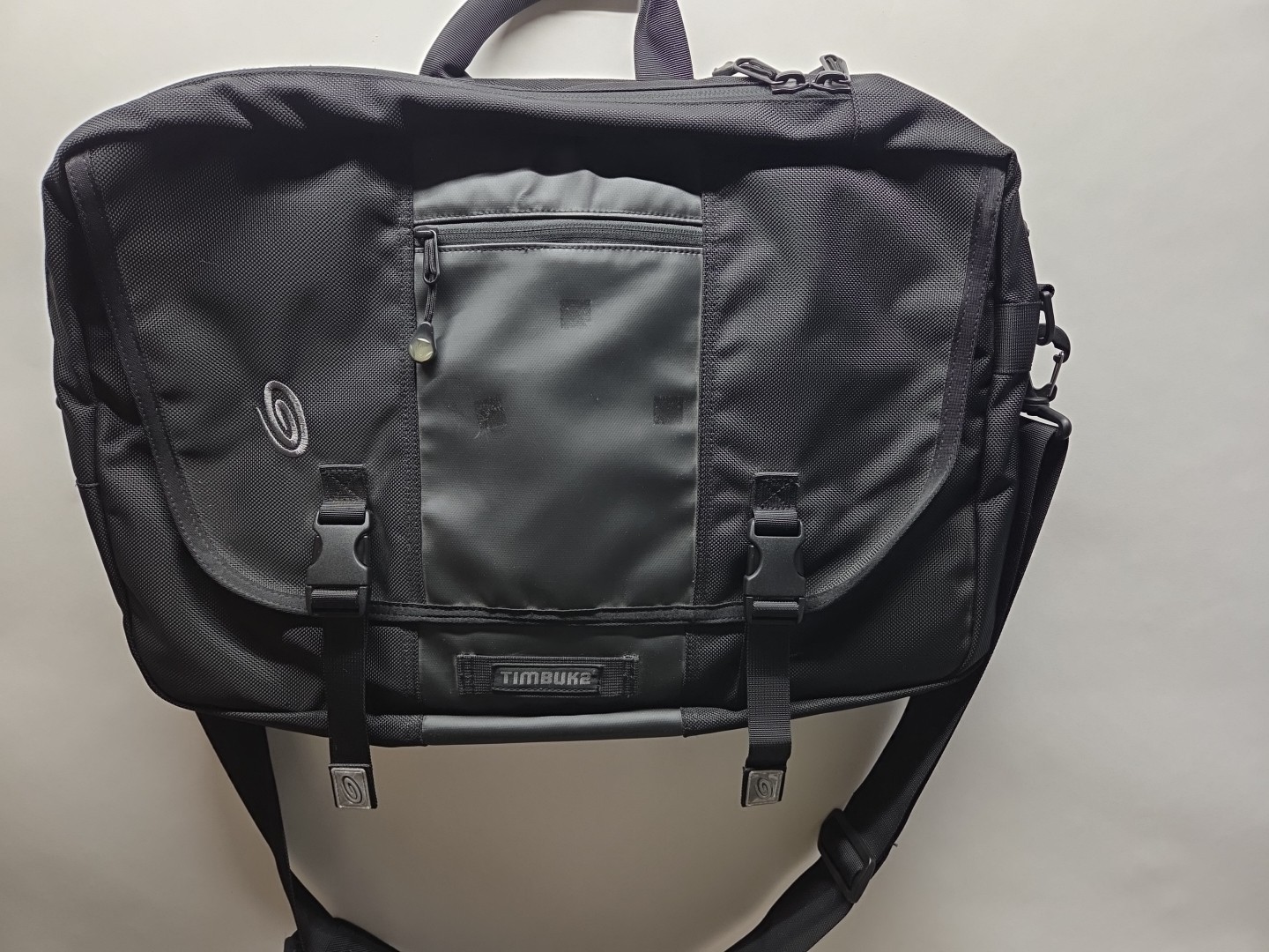 Timbuk2 Ballistic Breakout Laptop Messenger Bag Black Shoulder Strap Medium 