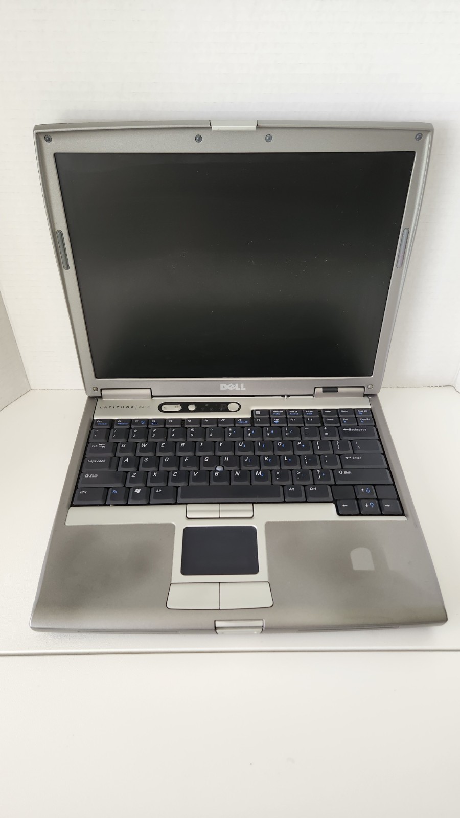 Dell Latitude D610 14" Intel Pentium M 1.73GHz 1GB RAM 60GB HDD Win XP Pro MCE