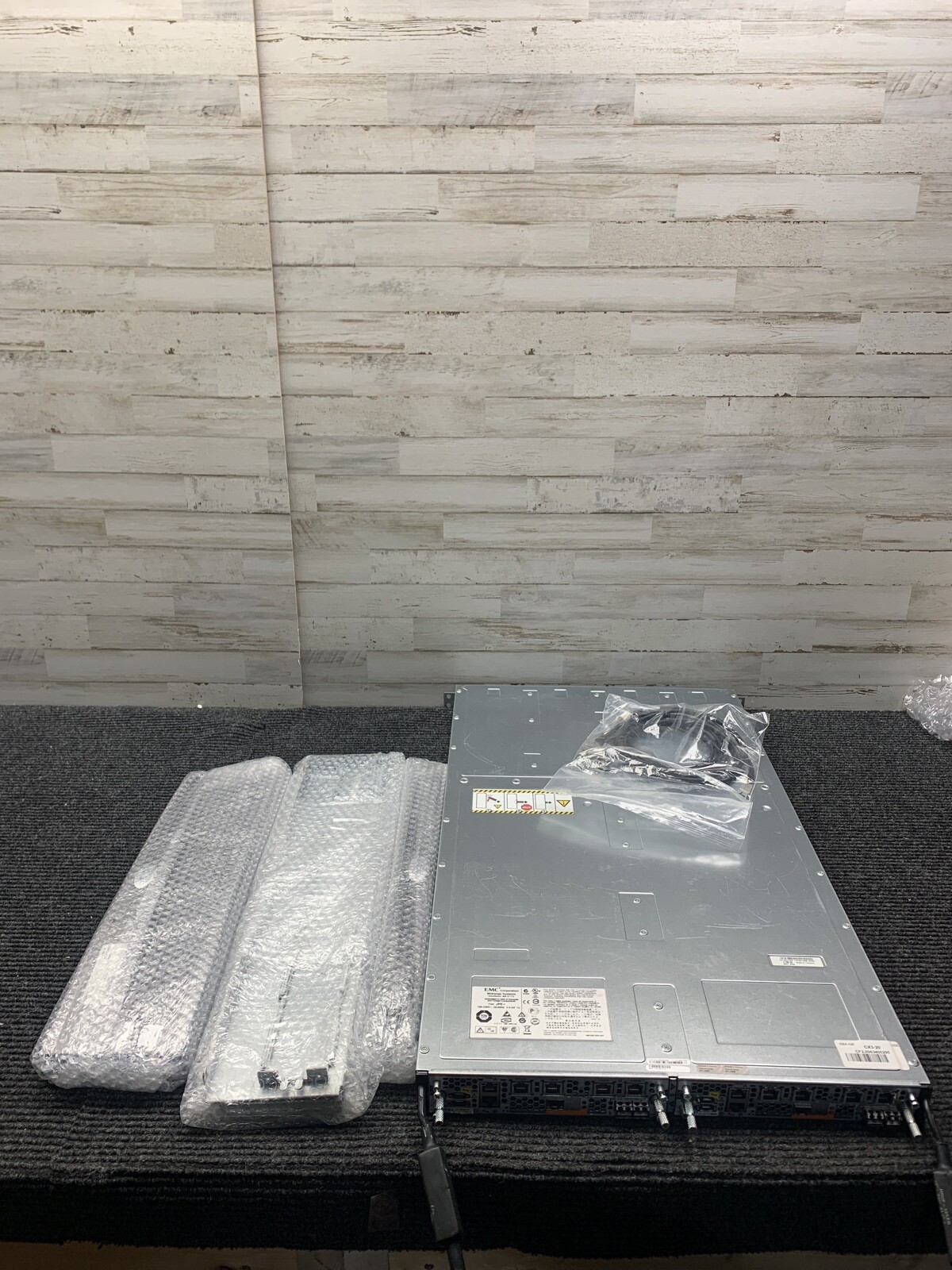 New CX3-20C-FD EMC Dell Clariion Network Storage Array 100-562-145