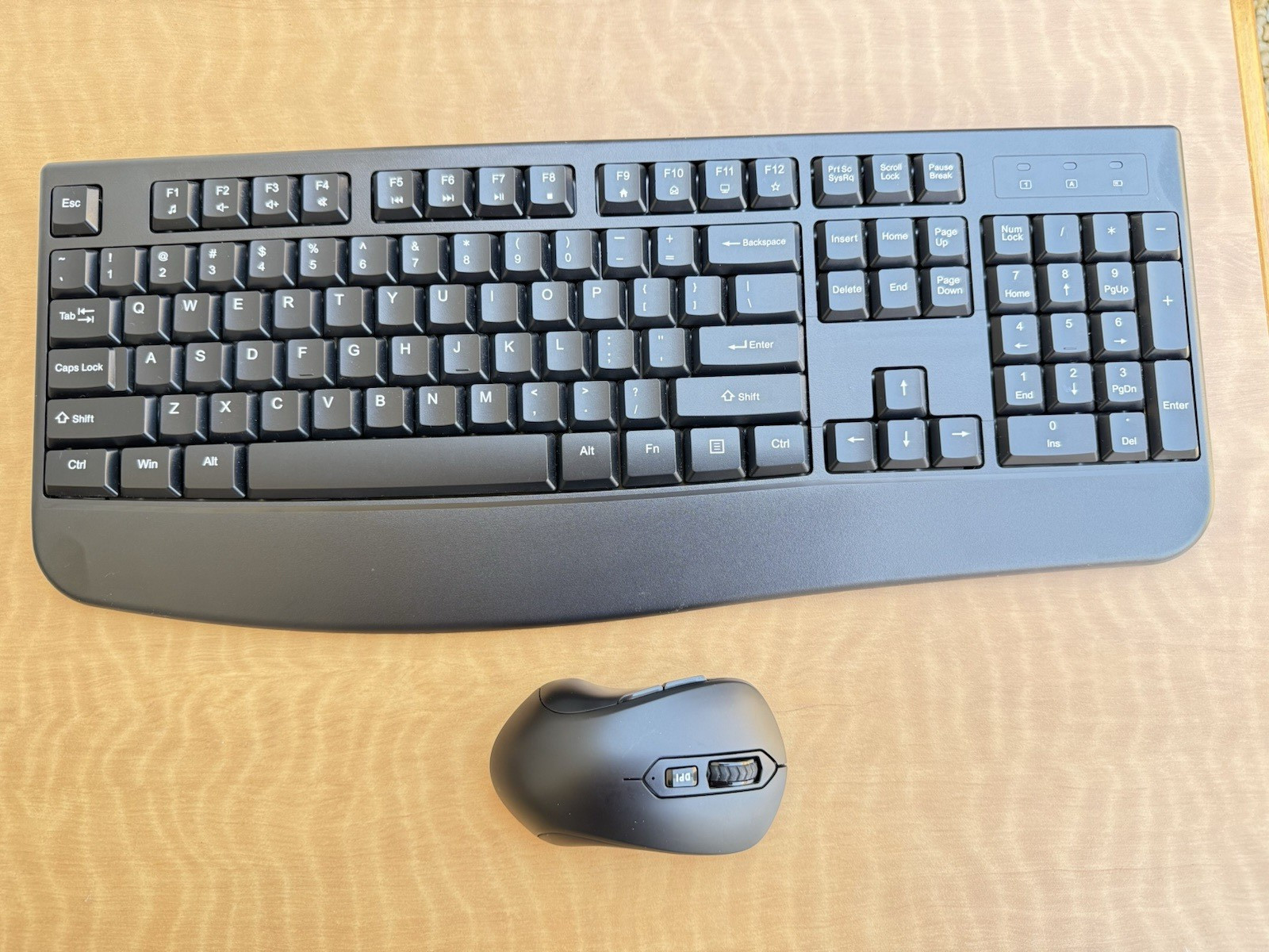 QUASIO Wireless Keyboard Mouse Combo 2.4GHz Full Size Wrist Rest Black