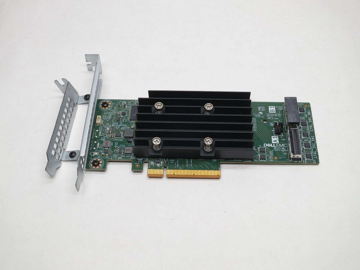 405-AAZF DELL HBA355i SAS/SATA 12G/6G 16P 2x8 INTERNAL PCIE GEN 4 SERIES 11 HBA