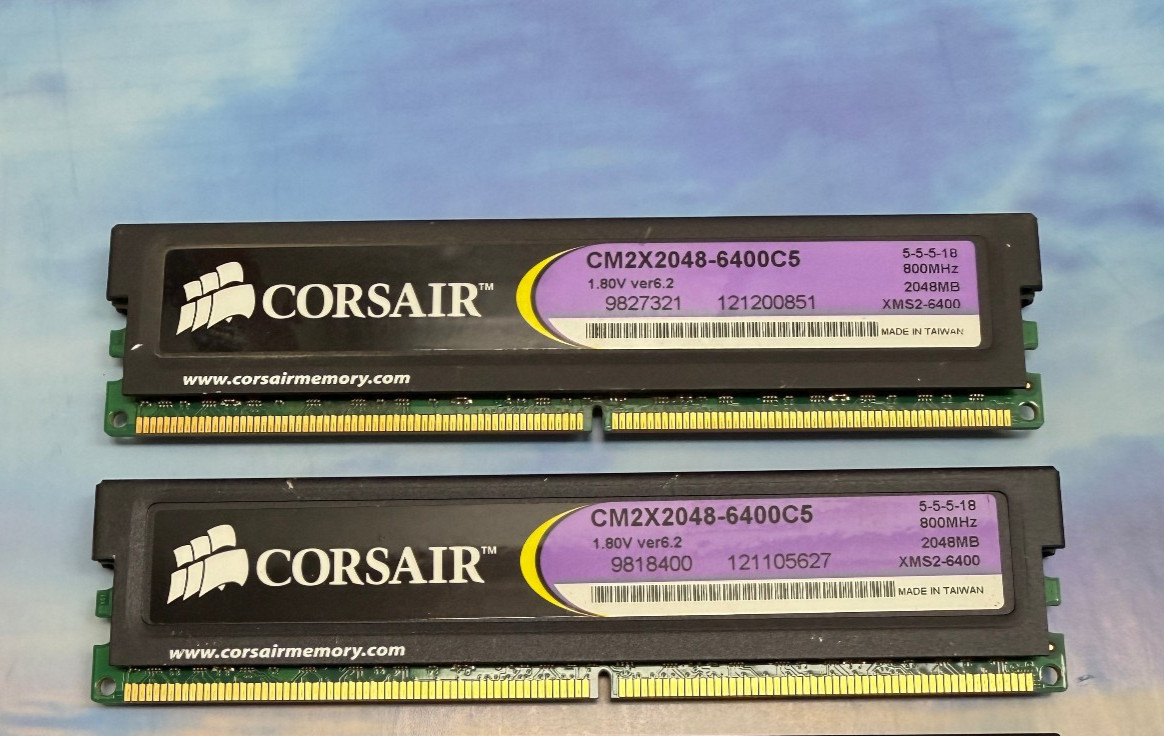 2x Corsair PC2-6400 2GB DIMM DDR2 Memory (CM2X2048-6400C5C)