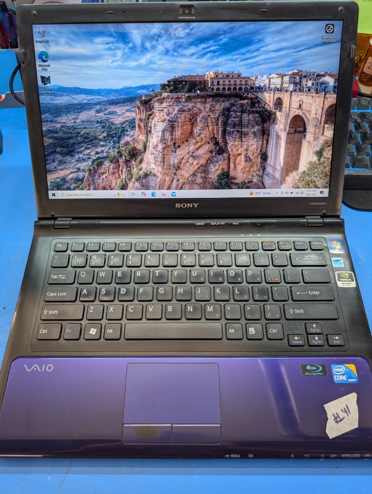 Sony Vaio PCG-61411L 14" Laptop Intel i3-330M | 8GB RAM | 500 GB HDD | Win 10