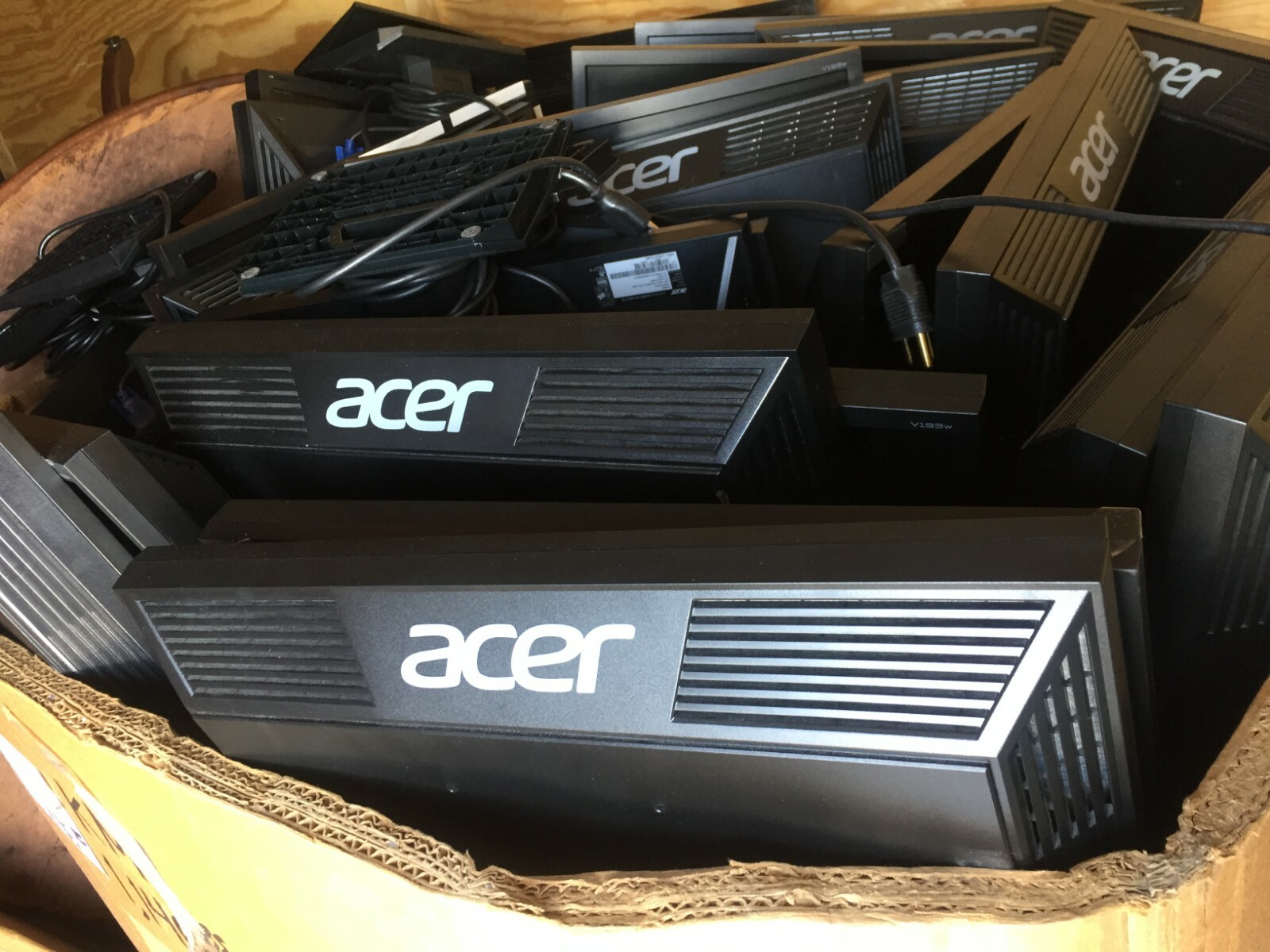 LOT-50 Acer V193w 19"  LCD Monitor Black VGA ET.CV3RP.001/E04/E05 V193w EJb/EJbd