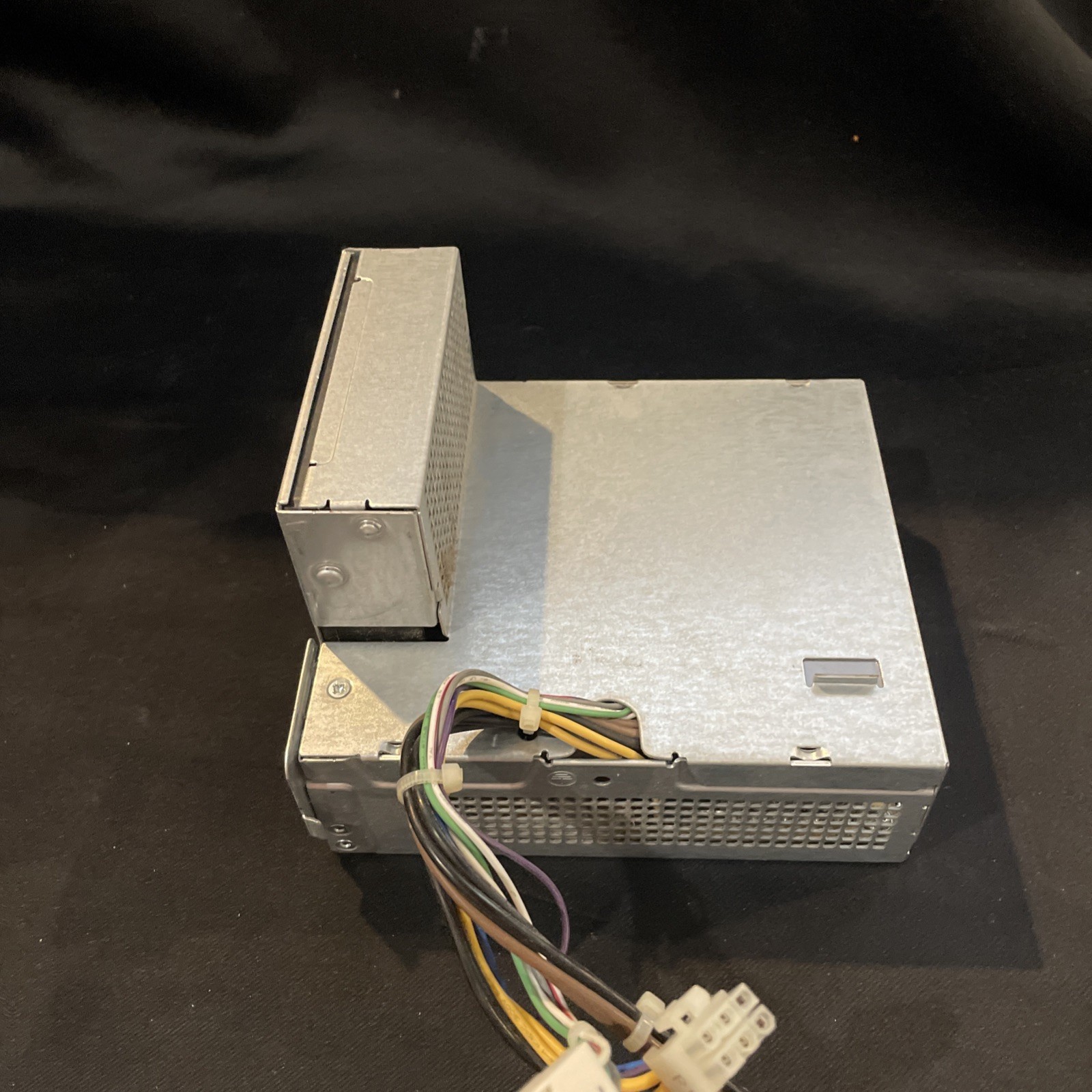 HP Compaq Model 240W Power Supply for 8200, 6200 Pro, 611481-001, PS-4241-9HB