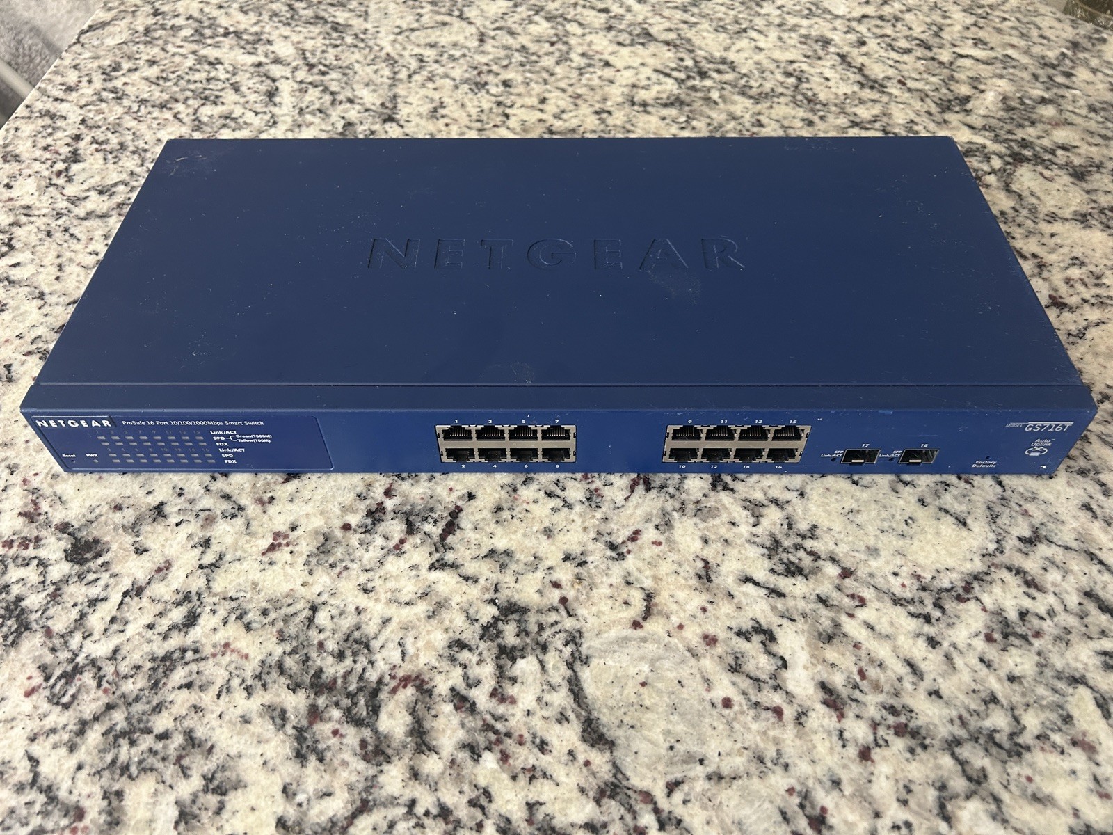 Netgear ProSafe GS716T v3 16-Port 10/100/1000 Mbps Gigabit Smart Switch