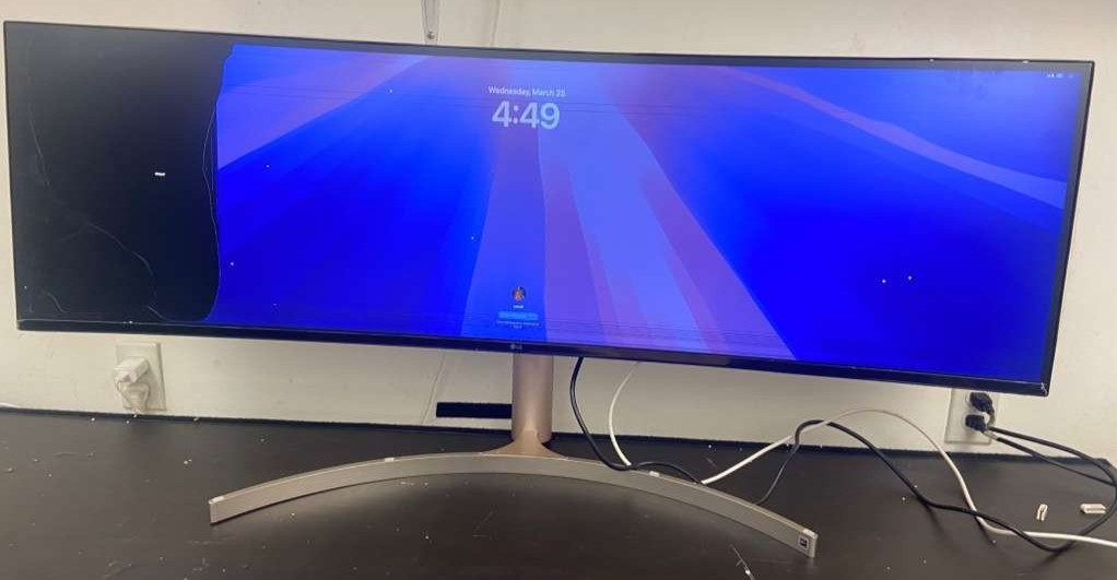 LG 49WL95C-WY UltraWide Monitor 49" DQHD 5120x1440 Curved IPS USB C sRGB CRACKED