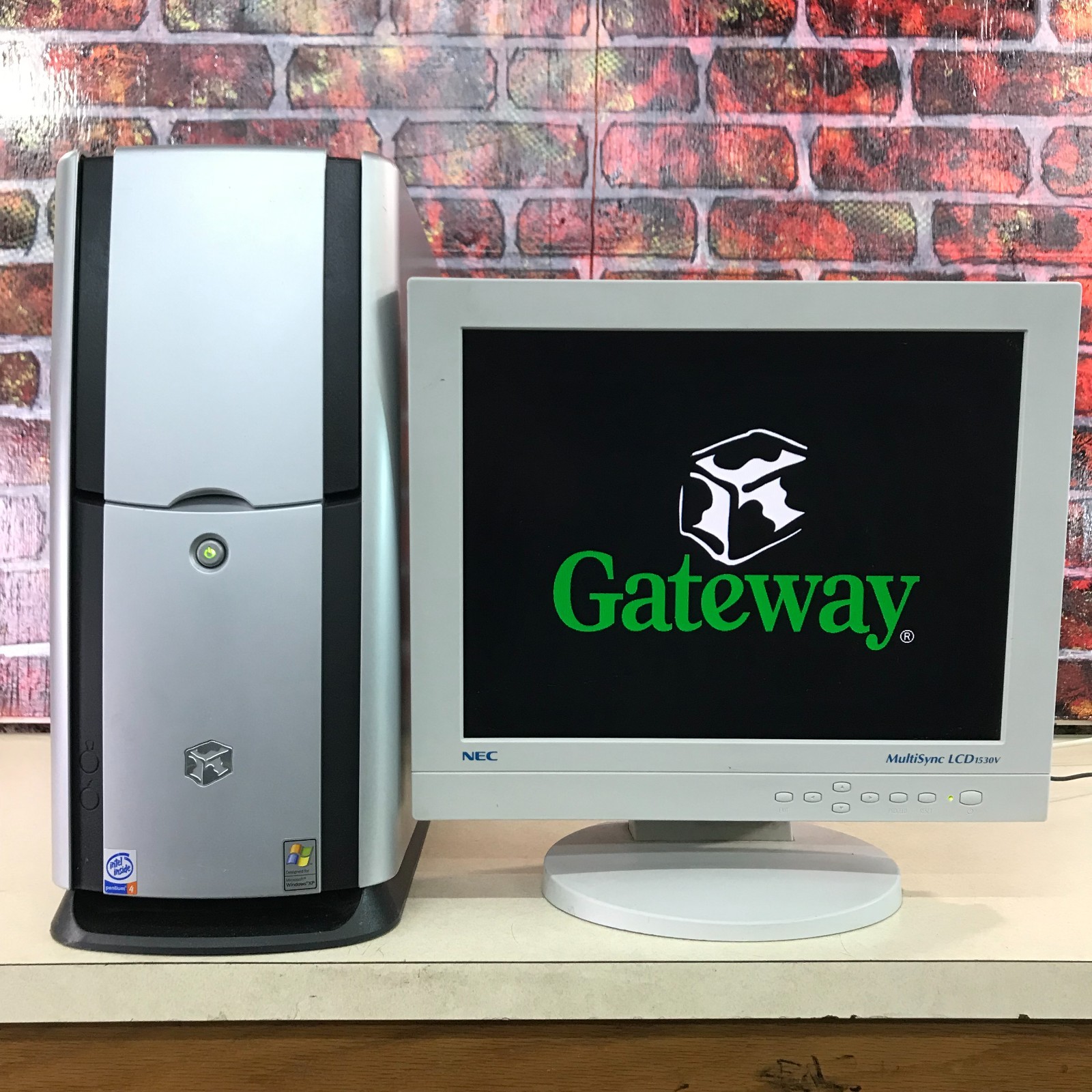 Gateway MFATXPNT ESX 500S Retro Gaming PC Pentium 4 2.00GHz 768MB RAM No HDD
