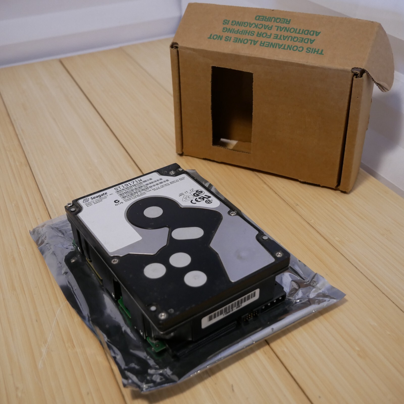 Vintage Seagate ST19171W Barracuda 9  9.1GB 3.5 in 68 Pin SCSI 3 Hard Drive 07
