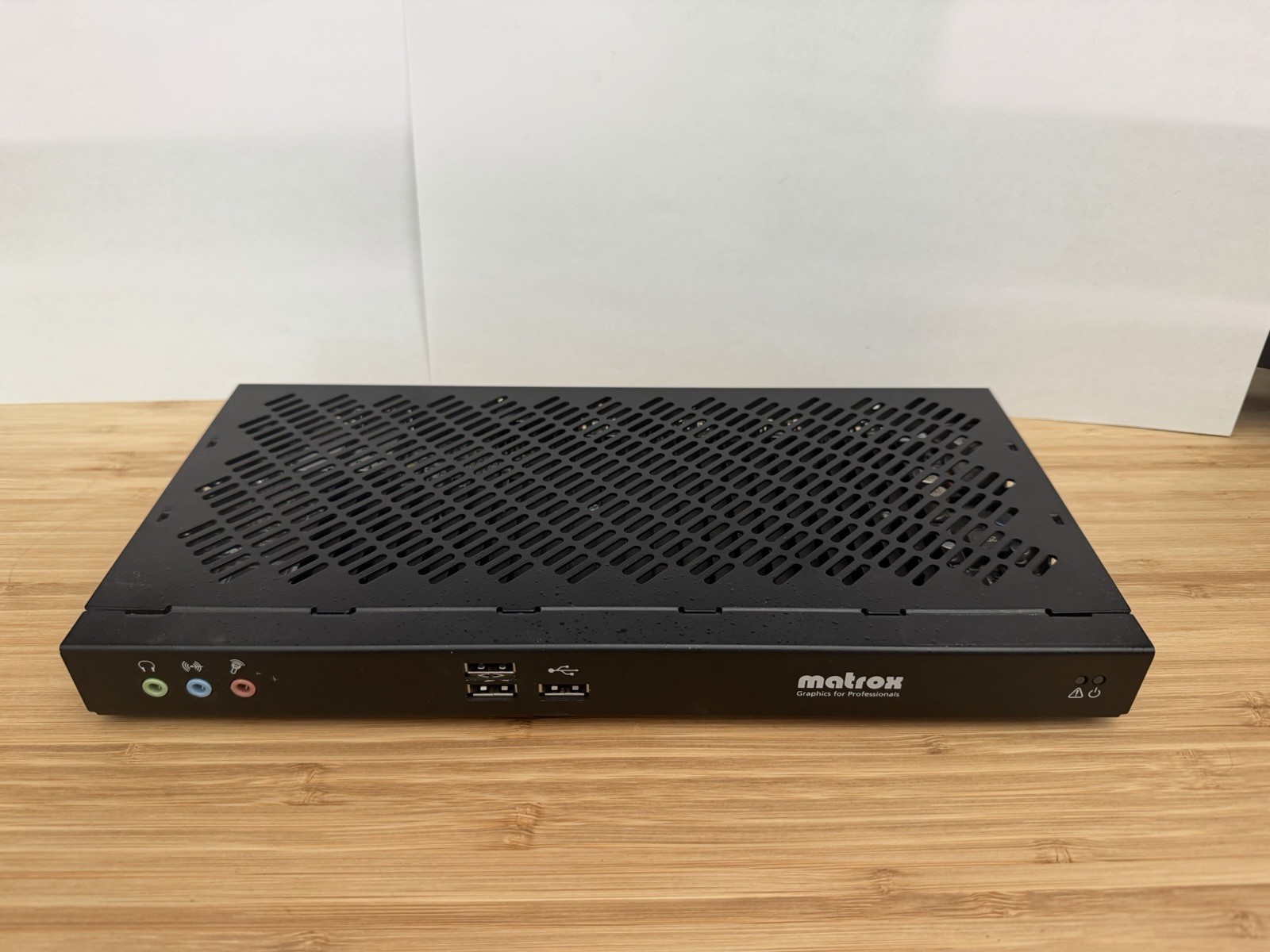 MATROX XT02-F2408F EXTIO KVM EXTENDER - Excellent Condition. No Power Supply