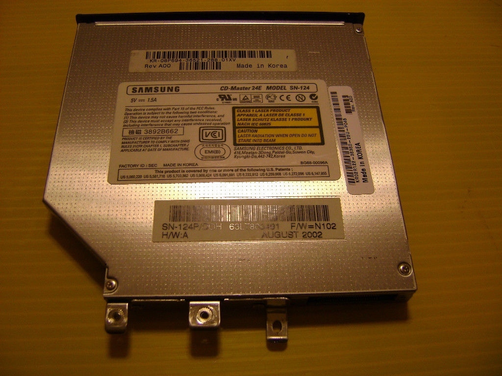 DELL Latitude Series CDROM 24X   (SAMSUNG SN-124) 8P694