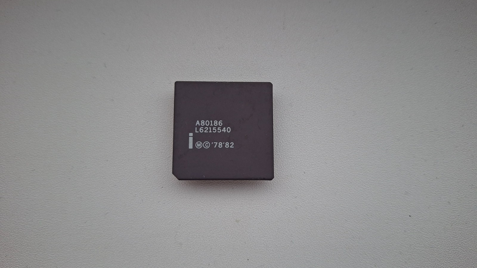 Intel A80186 rare PGA version 186 Intel 78 82 white print vintage CPU GOLD