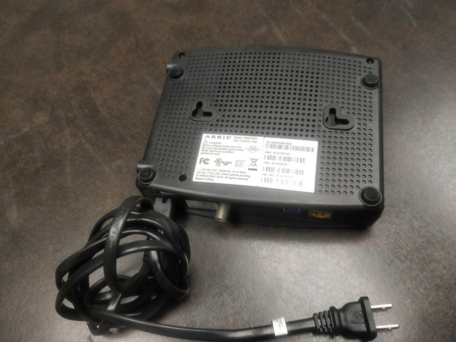 ARRIS Touchstone WBM760A (780145) 163.84 Mbps cable modem with power cord