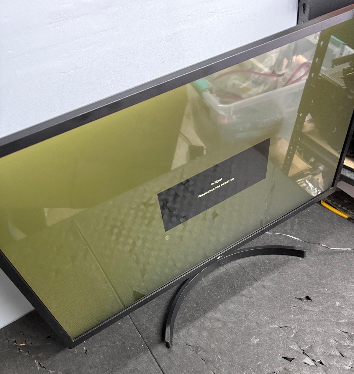 LG 32" LED 1080p Monitor 32MN60T (SEE PICTURES) Read