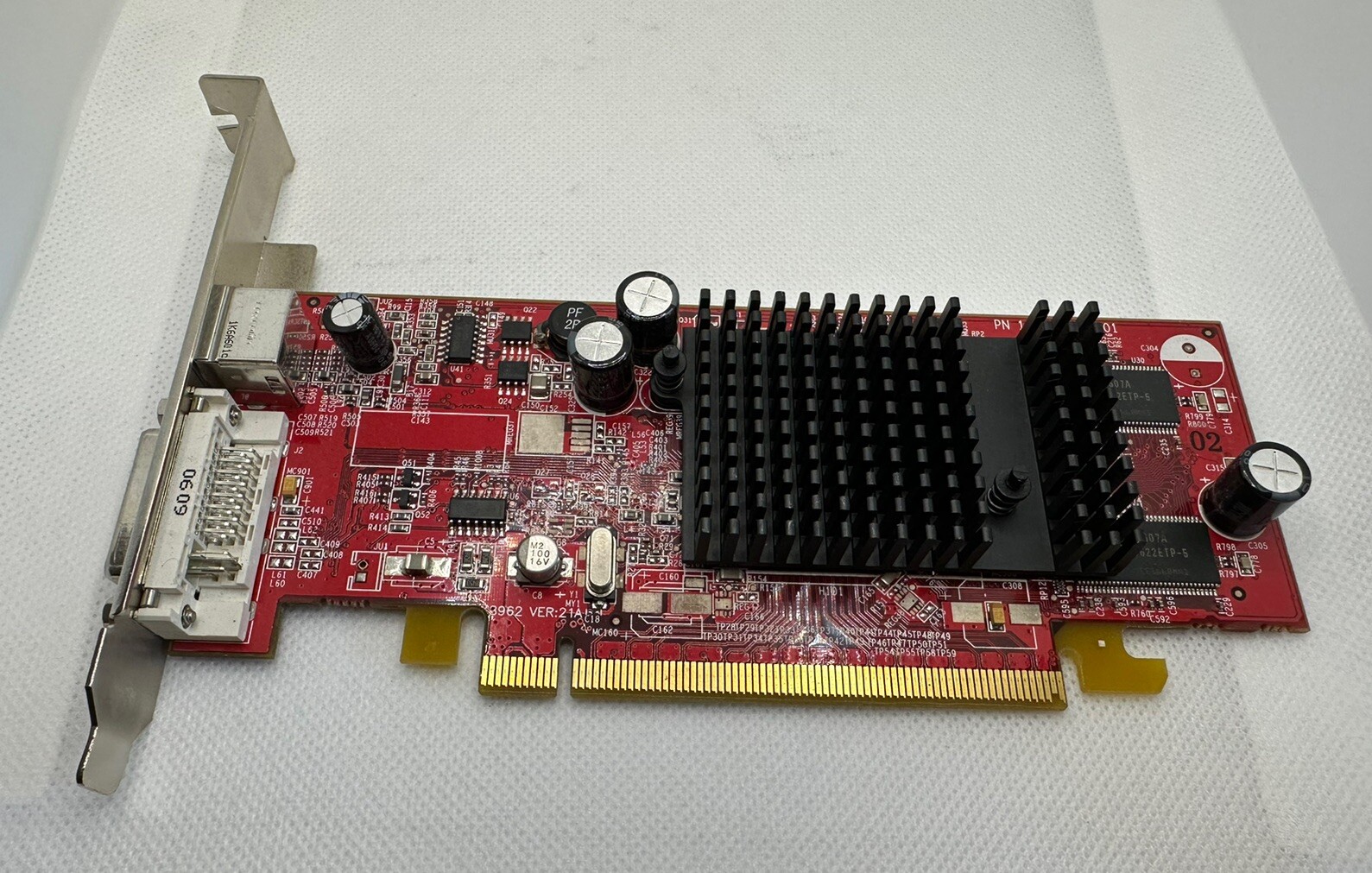Lot Of Two ATI Radeon X300 SE 128MB PCIe Video Card HP 398332-001 353049-003