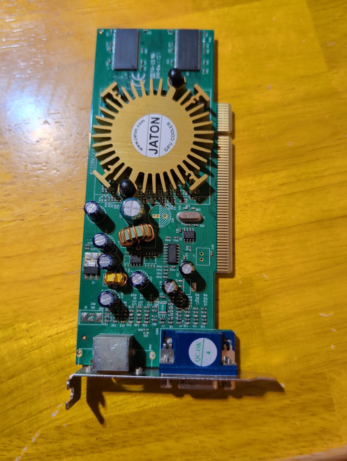 Jaton NVIDIA GeForce FX 5200 (VIDEO-228PCI-DVI) 128 MB DDR SDRAM PCI Graphics...