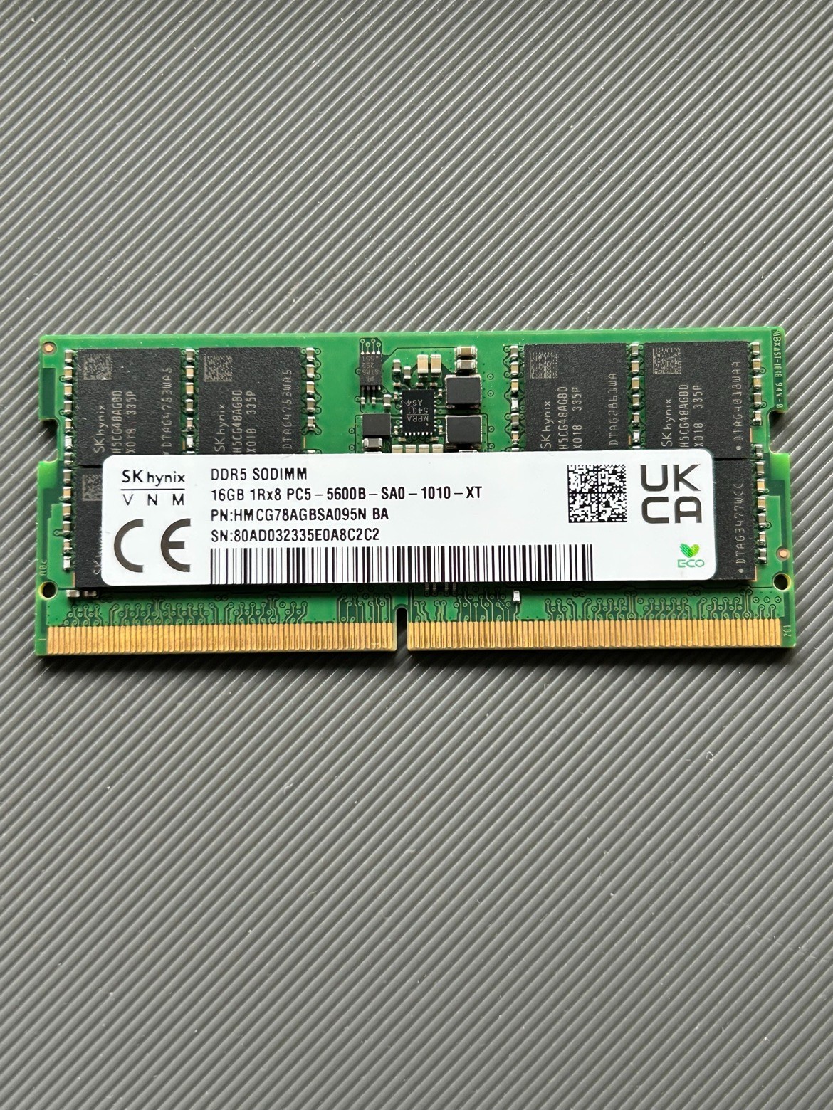 SK HYNIX HMCG78AGBSA095N 32GB (2x16GB) DDR5 PC5-5600B 1Rx8  SODIMM