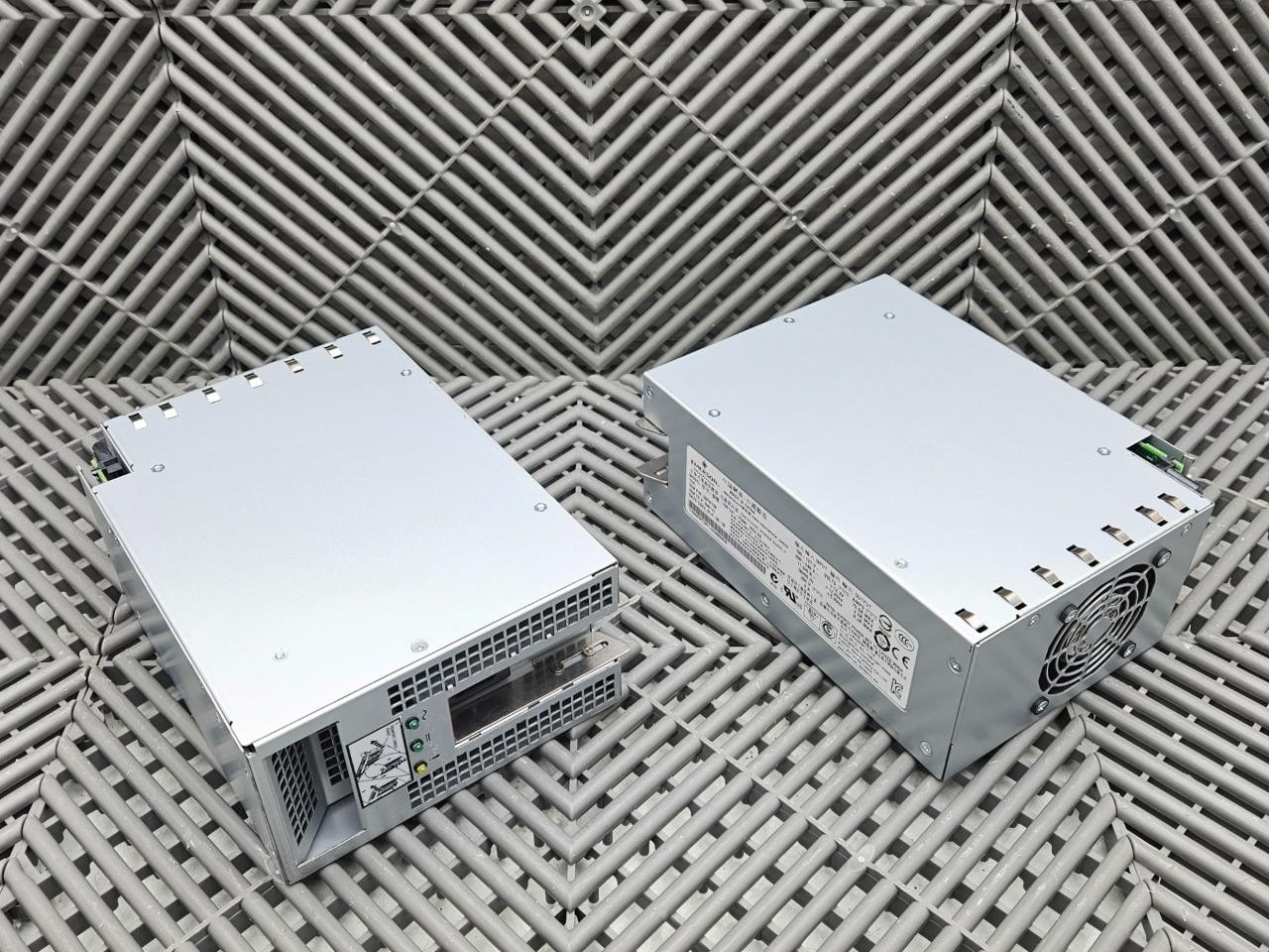 Lot of 2 Emerson 7001241-Y000 Power Supply 950W