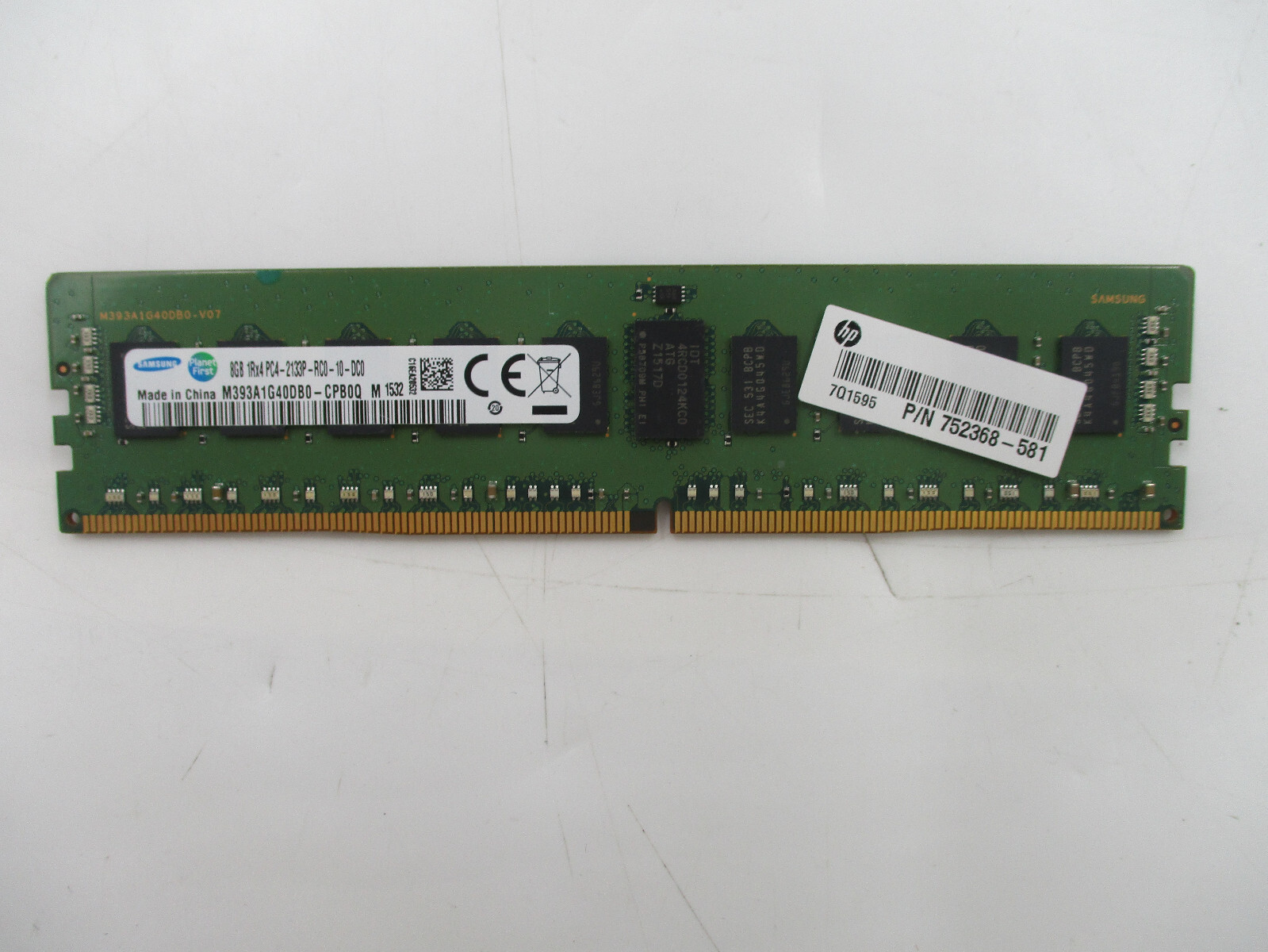 Samsung 8GB 1Rx4 PC4-2133P-RC0-10-DCO ECC  Server Memory M393A1G40DB0-CPB0Q