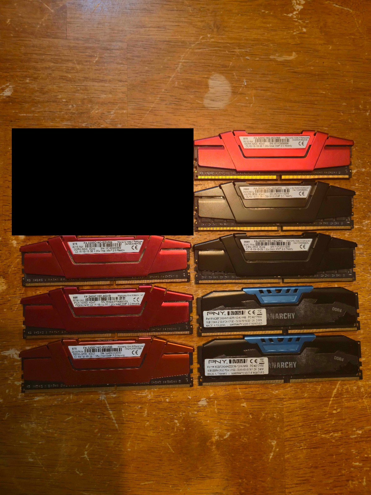 Lot of 8 sticks of DDR4 RAM 16 GB (4x4) and 32 GB (8x4)