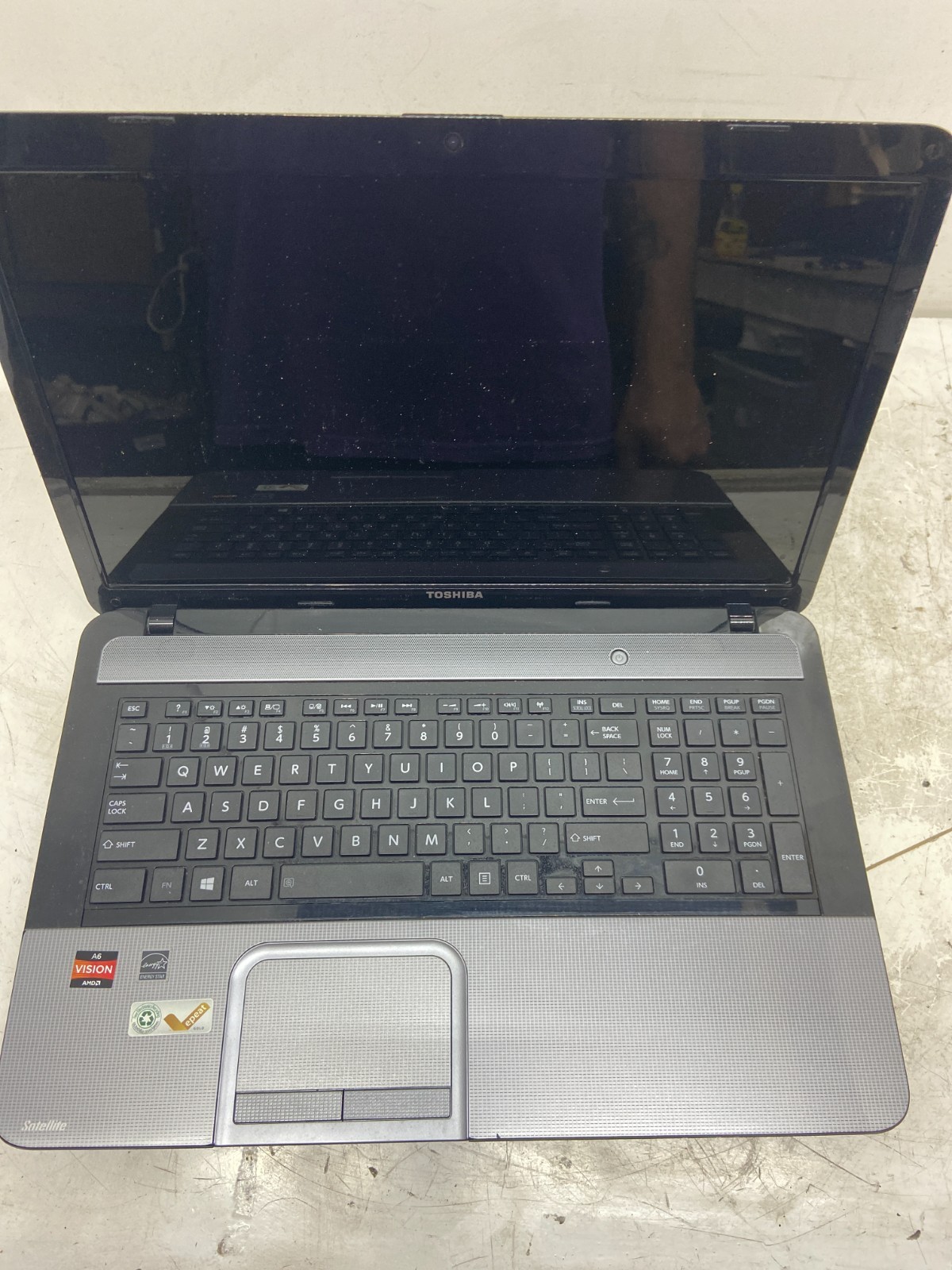 Toshiba Satellite L875D-S7332 AMD A6-440M 2.7 GHz 6 GB NO HDD