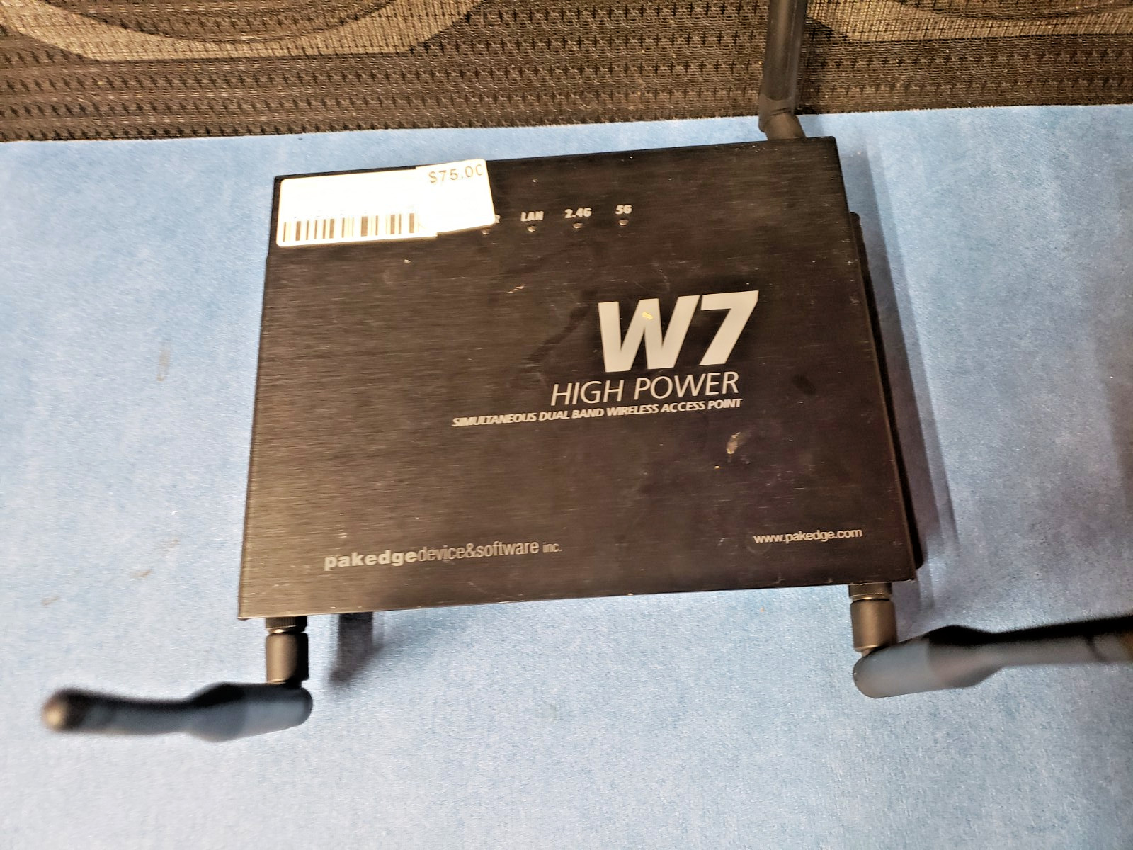 Pakedge W7 WiFi Dual Band Concurrent Radio W/Antennas