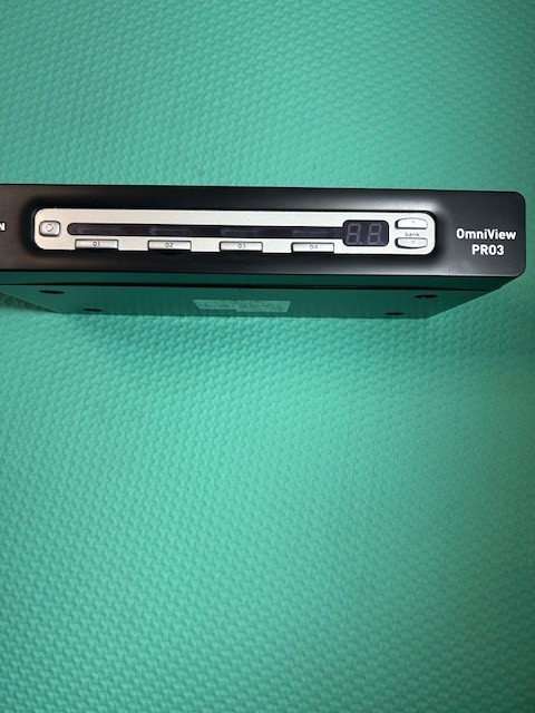 Belkin OmniView PRO3 4-Port KVM Switch Server Control System