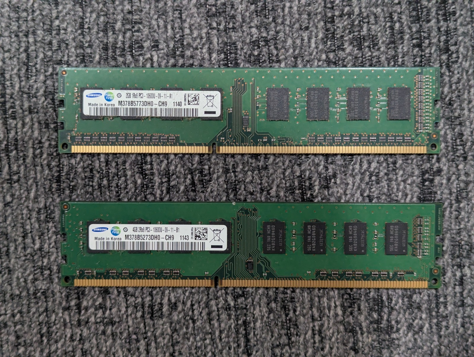 Samsung M378B5273DH0-CH9 4GB (1 x 4GB And 1 x 2GB) PC3-10600 (DDR3-1333) Memory