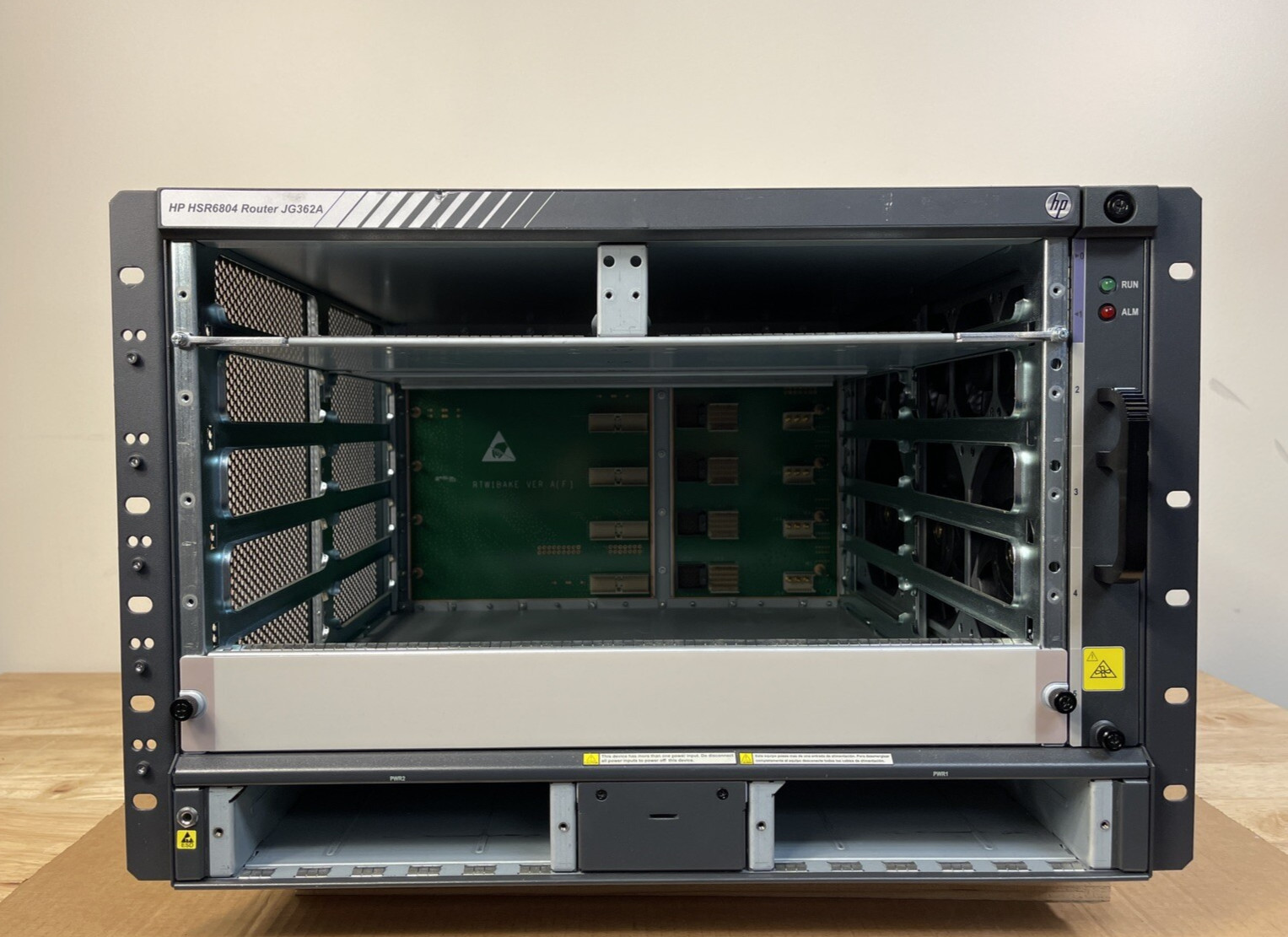 HP FlexNetwork HSR6804 RSE-X2 Router Chassis with Fan Module No PSU JG362A