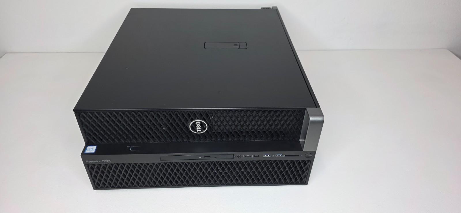 Dell Precision 5820 Tower Xeon W-2133 3.6GHz 32GB Nvidia 500GB SSD 6TB Win11 WIF