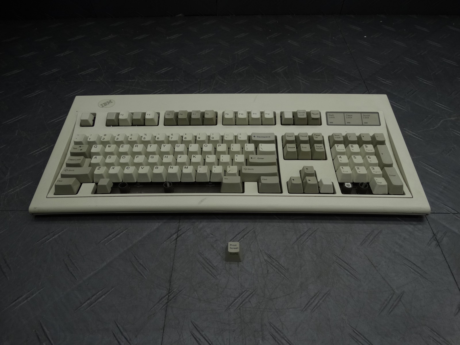Vintage IBM Model M 1391401 (Missing Keys)