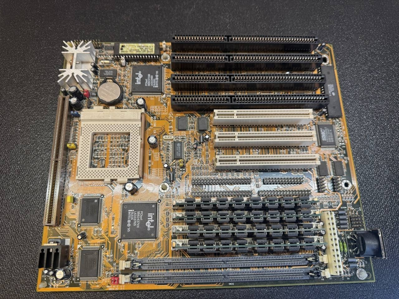 Vintage Socket 7 GCT-6IV Motherboard with 64MB EDO RAM – Intel 430VX Chipset