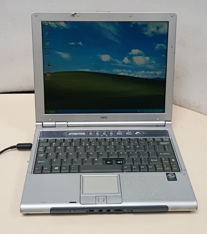 NEC Versa TXI Pentium III Laptop - Windows XP - Vintage Works With some Issues