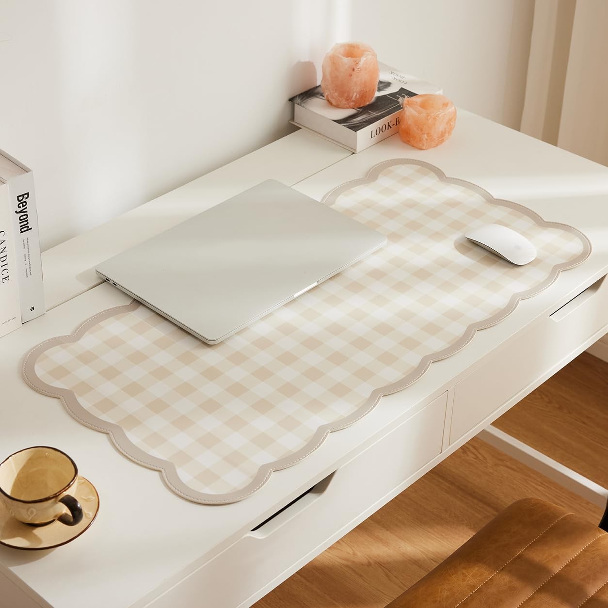 Scalloped Gingham Checkered Desk Pad，Beige：31.5" x 15.7"