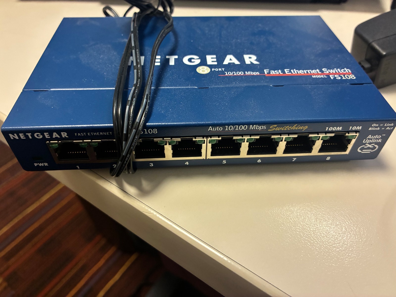 NETGEAR ProSafe 8 Port 10/100 Mbps Fast Ethernet Switch FS108 V2 - Used