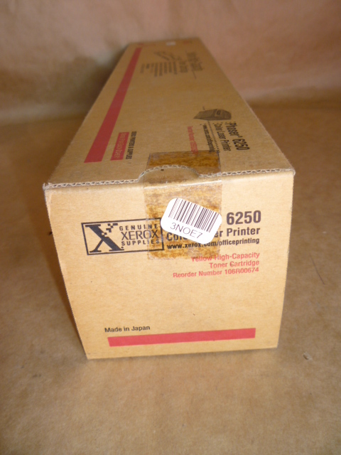   Xerox-Tektronix Phaser 106R00674 High Yield Yellow Toner Cartridge GENUINE