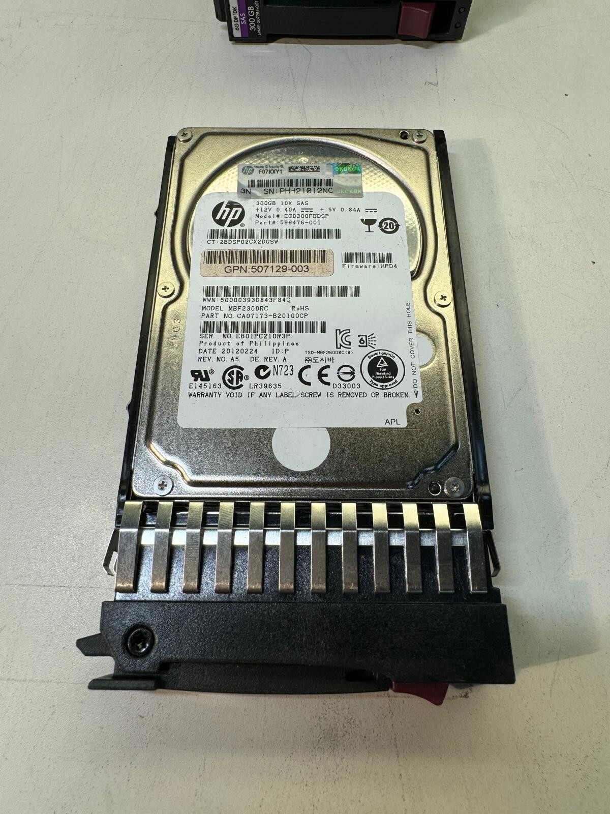 HP 599476-001 EGO300FBDSP 300GB 10K RPM  16MB Cache 6 Gbps SAS 2.5" HDD