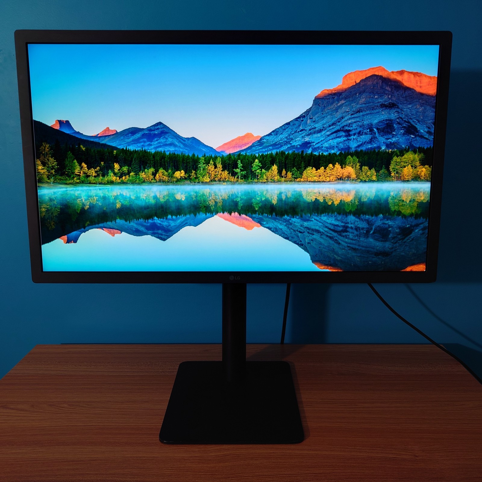 LG 24" UltraFine 4K UHD IPS LED Monitor - 24MD4KL-B - Black