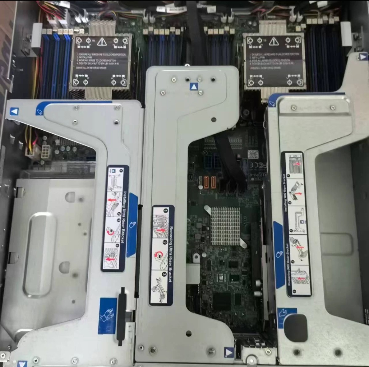 Supermicro SYS-220U-TNR Server 24X2.5"(22x NVME)/2x1000w PSU